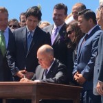 Jerry Brown signs cap-and-trade extension