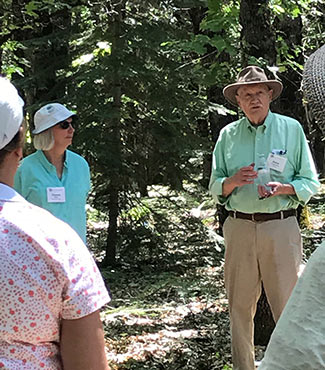 Jerry Franklin leads a PFT tour